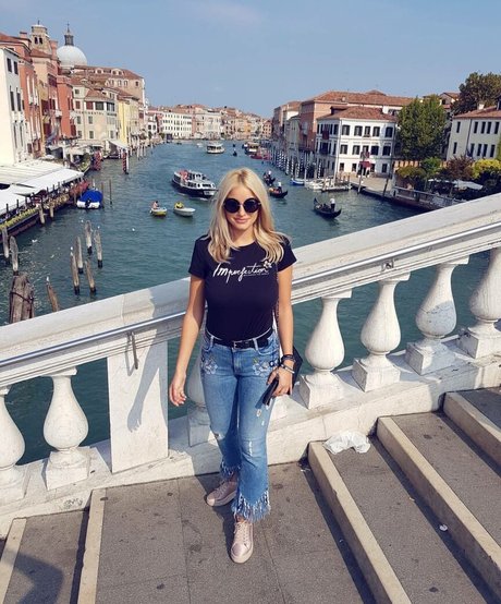 Foto di nudo di fuga di OnlyFans di Andreea Ungur