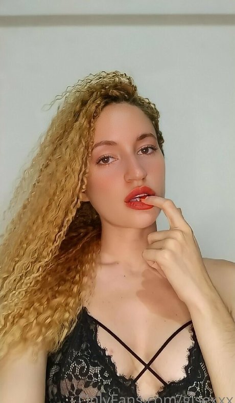 Foto di nudo di fuga di OnlyFans di Nikiifox