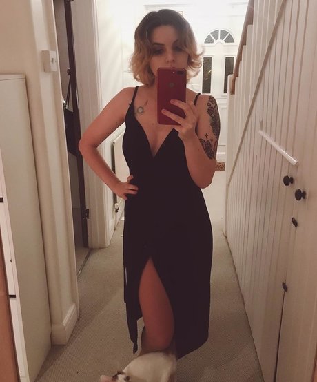 Foto di nudo di fuga di OnlyFans di Emma Blackery