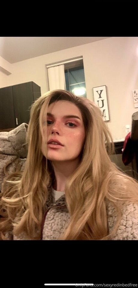 Sexyredinbedfree