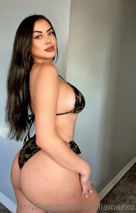 Foto di nudo di fuga di OnlyFans di Mariellamaexo