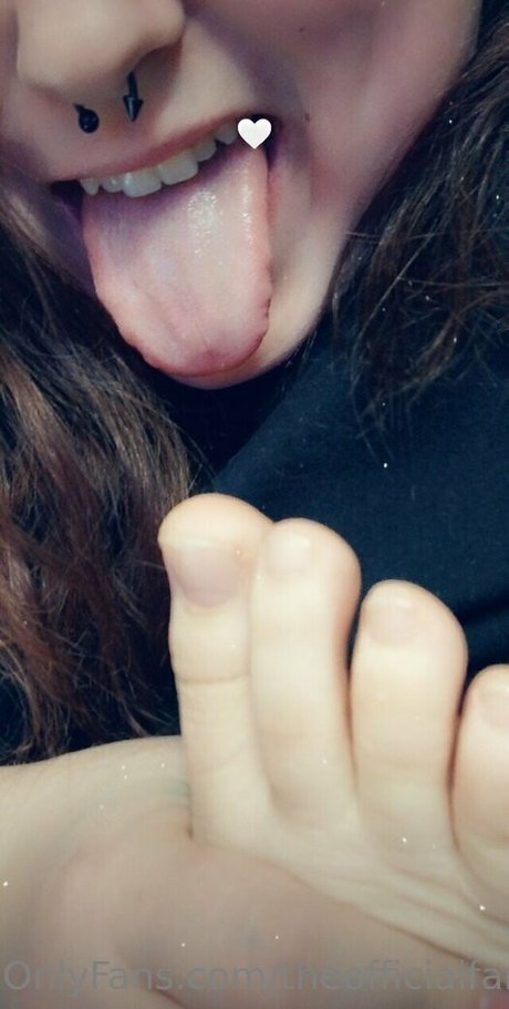 Foto di nudo di fuga di OnlyFans di Theofficialfartgirl