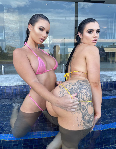 Foto di nudo di fuga di OnlyFans di Playhouselifestyle