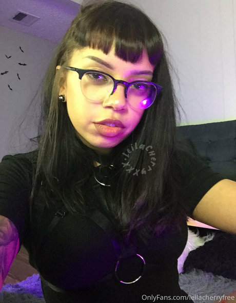 Foto di nudo di fuga di OnlyFans di Leilacherryfree