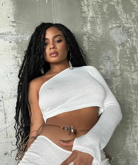 Foto di nudo di fuga di OnlyFans di Essence Tatiana