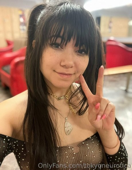 Foto di nudo di fuga di OnlyFans di Tokyoneurotica