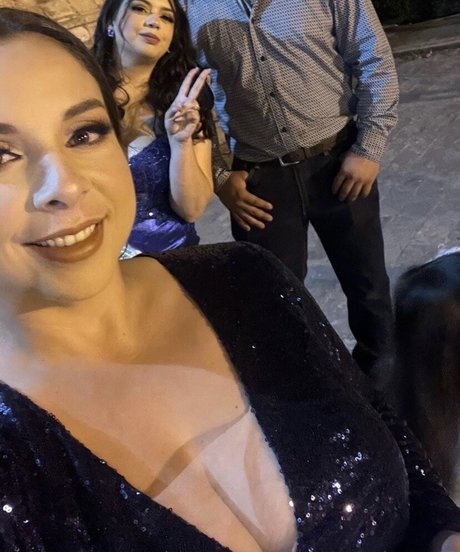 Foto di nudo di fuga di OnlyFans di Lucero