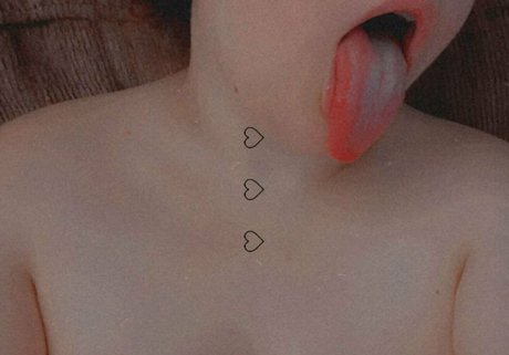 Foto di nudo di fuga di OnlyFans di Pupslut