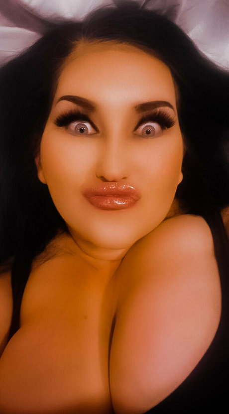 Foto di nudo di fuga di OnlyFans di Milahromanov