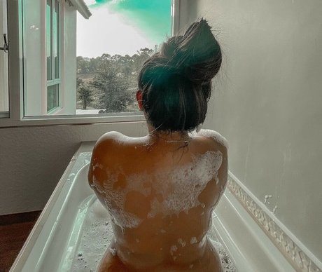 Foto di nudo di fuga di OnlyFans di Bienekb