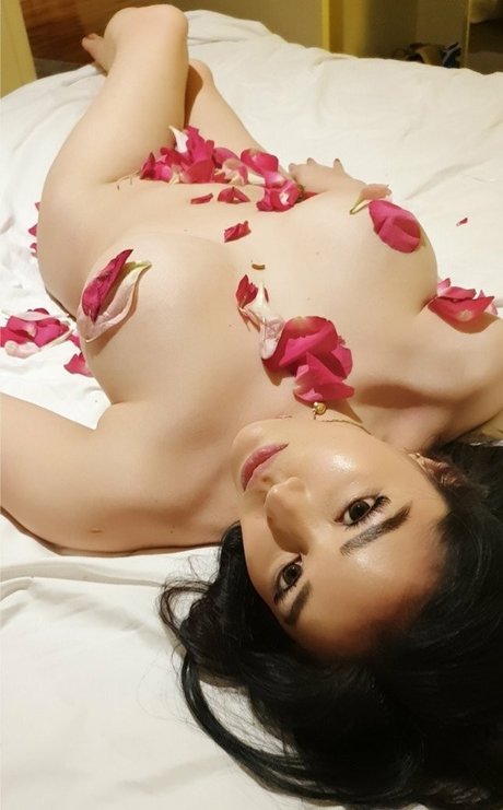 Foto di nudo di fuga di OnlyFans di Playmatemia