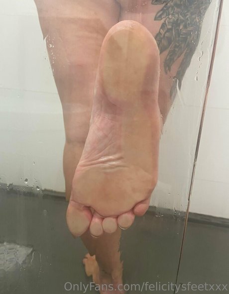 Foto di nudo di fuga di OnlyFans di Felicitysfeetxxx