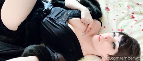 Foto di nudo di fuga di OnlyFans di Emberwolf