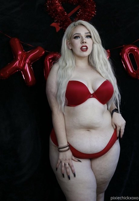Foto di nudo di fuga di OnlyFans di Pixiechickxoxo