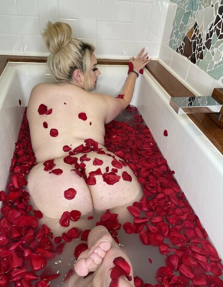 Foto di nudo di fuga di OnlyFans di Pixiechickxoxo