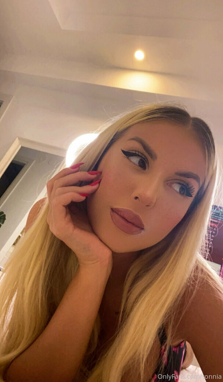 Foto di nudo di fuga di OnlyFans di Tonnia