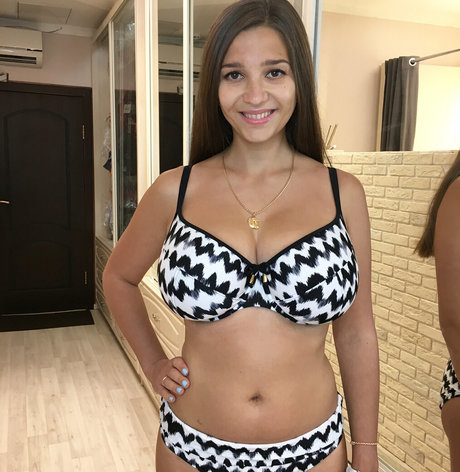 Foto di nudo di fuga di OnlyFans di Galina Marian