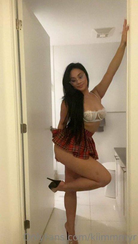 Foto di nudo di fuga di OnlyFans di Kiimmmyr