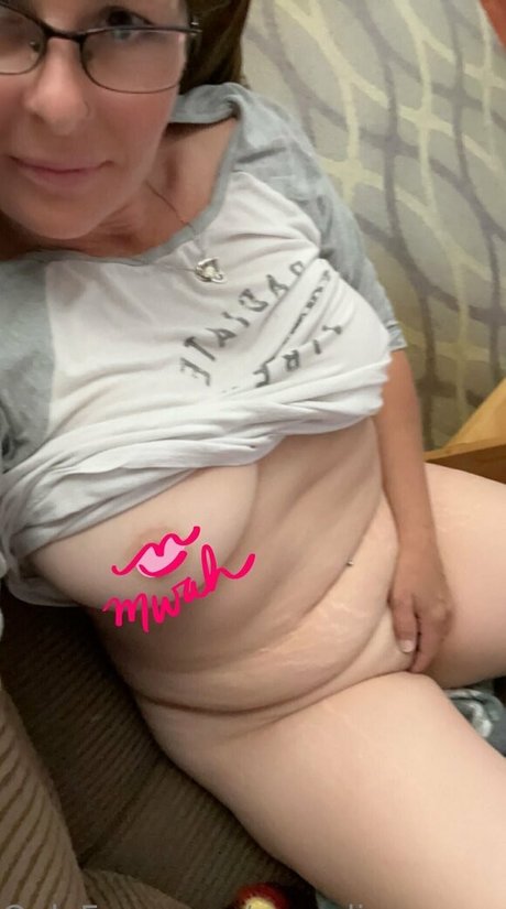 Foto di nudo di fuga di OnlyFans di Canadiancougar