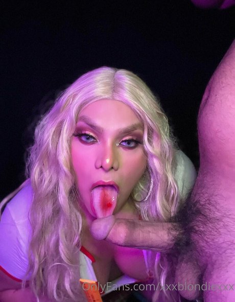 Xxxblondiexxx