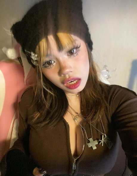 Foto di nudo di fuga di OnlyFans di Iadivinecomedie