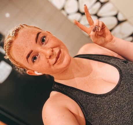 Foto di nudo di fuga di OnlyFans di Sarah Neuhaus