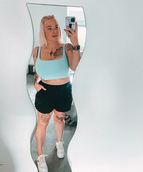 Foto di nudo di fuga di OnlyFans di Sarah Neuhaus
