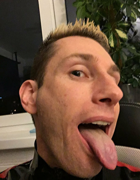 Foto di nudo di fuga di OnlyFans di Rubberskaterboy