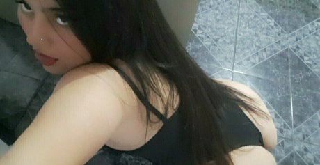 Foto di nudo di fuga di OnlyFans di Nella71588
