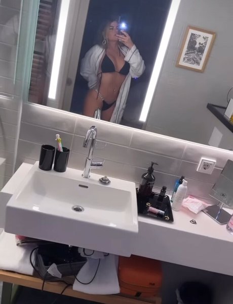 Foto di nudo di fuga di OnlyFans di Tais Lambertini