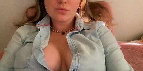 Foto di nudo di fuga di OnlyFans di Sweetsksmiles