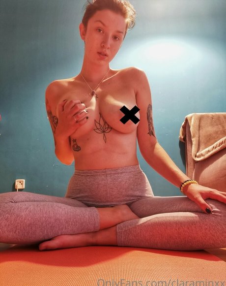 Foto di nudo di fuga di OnlyFans di Claraminxx