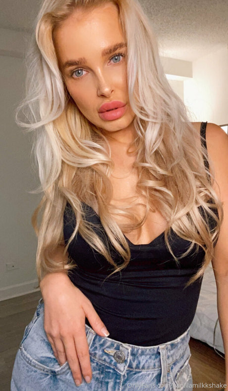 Foto di nudo di fuga di OnlyFans di Angelpussy18