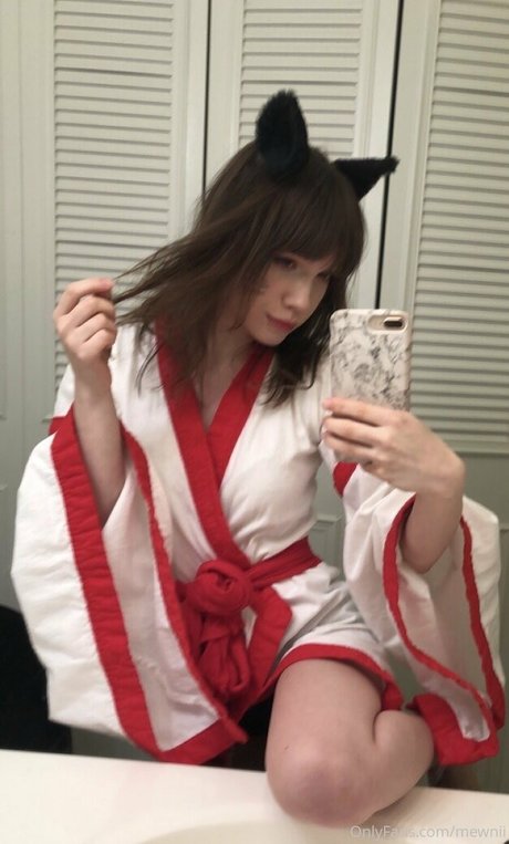 Foto di nudo di fuga di OnlyFans di Mewnii