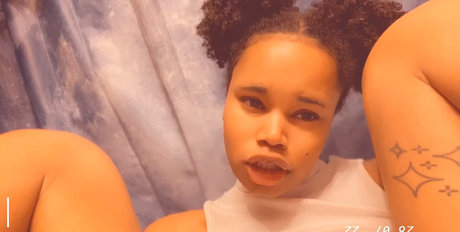 Foto di nudo di fuga di OnlyFans di Cloudy Vi