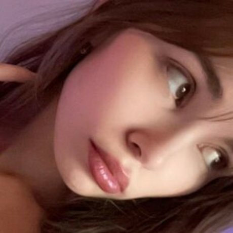 Foto di nudo di fuga di OnlyFans di Dumbuni