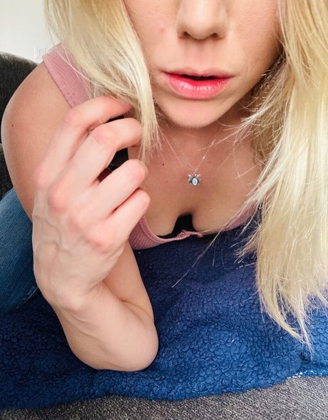 Foto di nudo di fuga di OnlyFans di Katrina Cooper