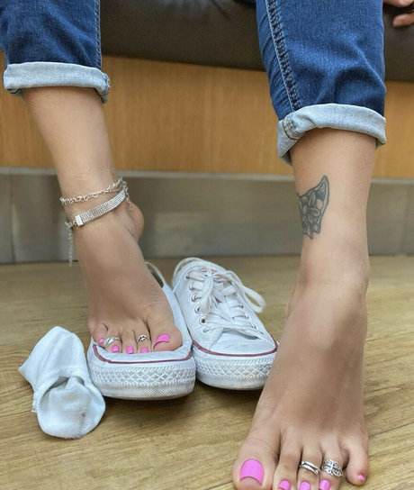 Foto di nudo di fuga di OnlyFans di Mariefrenchgirlfeet