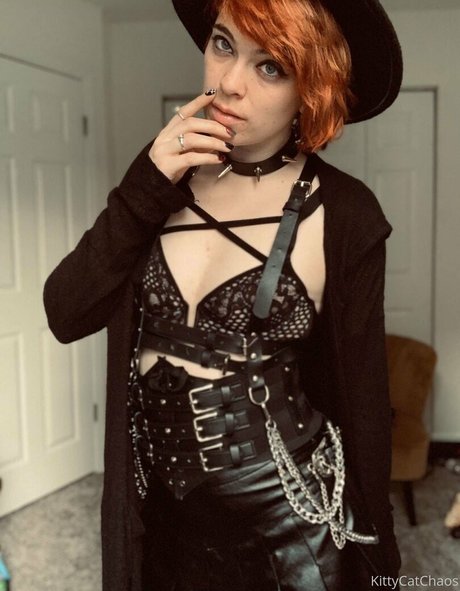 Naughtylittlekitten93