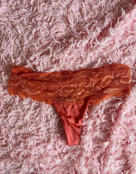 Foto di nudo di fuga di OnlyFans di Helgapataki