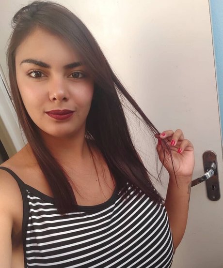 Foto di nudo di fuga di OnlyFans di Evelim Alves