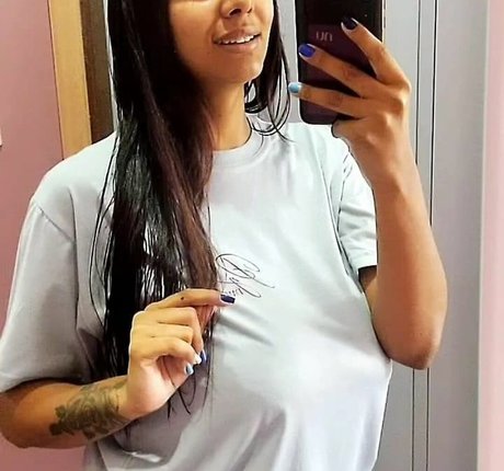 Foto di nudo di fuga di OnlyFans di Evelim Alves