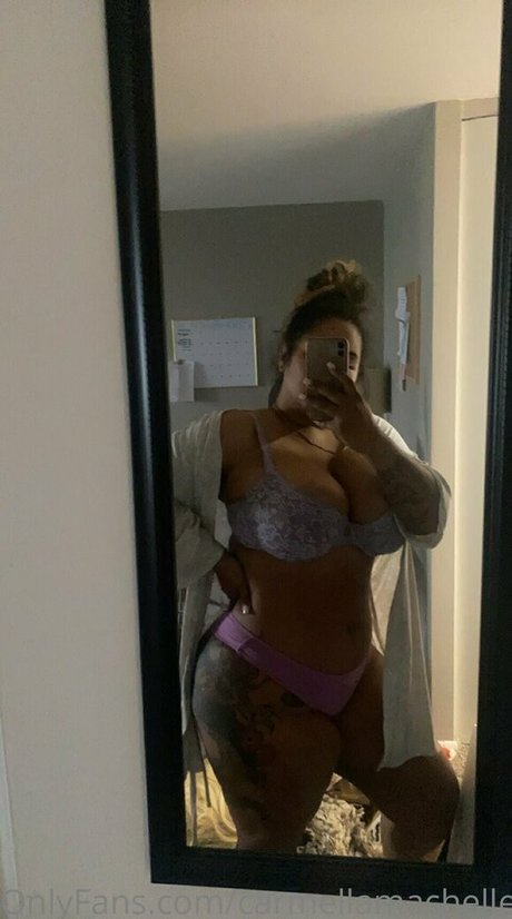 Foto di nudo di fuga di OnlyFans di Carmellamachelle