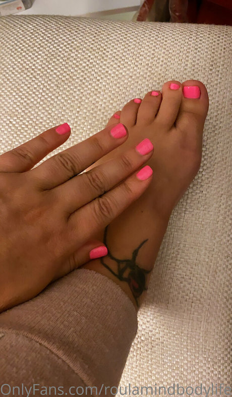 Foto di nudo di fuga di OnlyFans di Roulamindbodylife
