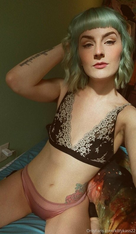 Foto di nudo di fuga di OnlyFans di Kittykass22