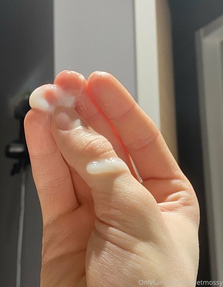 Foto di nudo di fuga di OnlyFans di Sweetmossy
