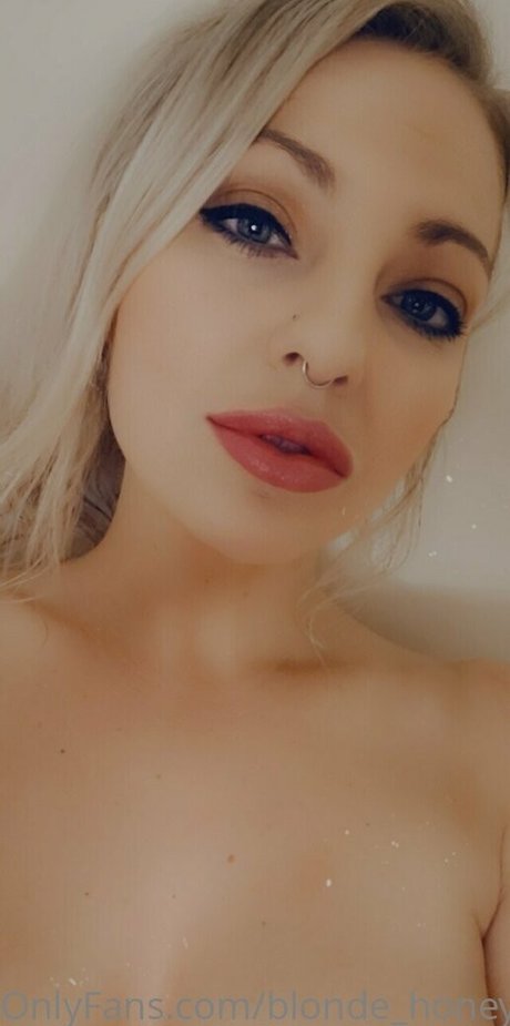 Blondehoney22