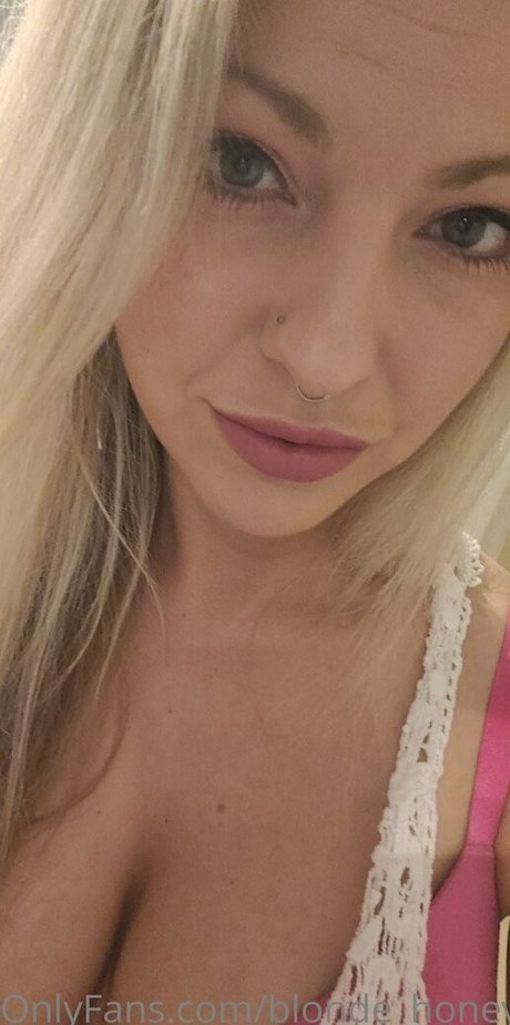Blondehoney22
