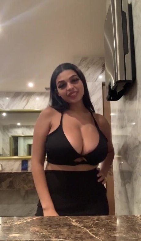 Foto di nudo di fuga di OnlyFans di Summer T