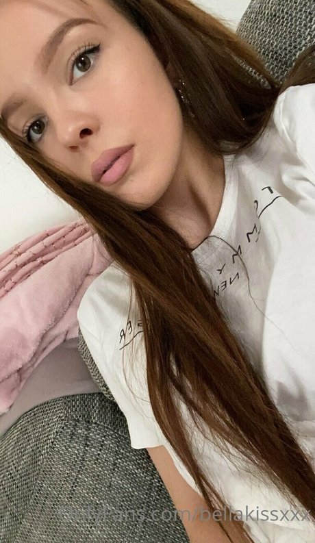 Foto di nudo di fuga di OnlyFans di Bellakissxxx
